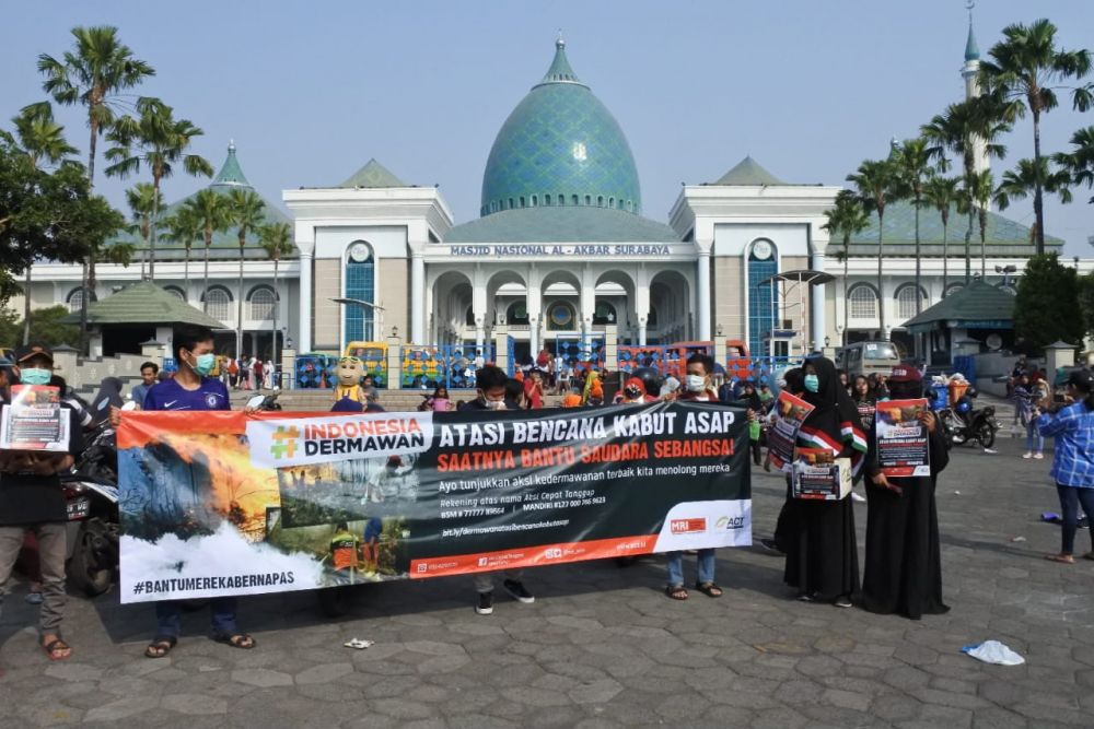 Aksi ACT menggalang kepedulian di Masjid Al Akbar Surabaya