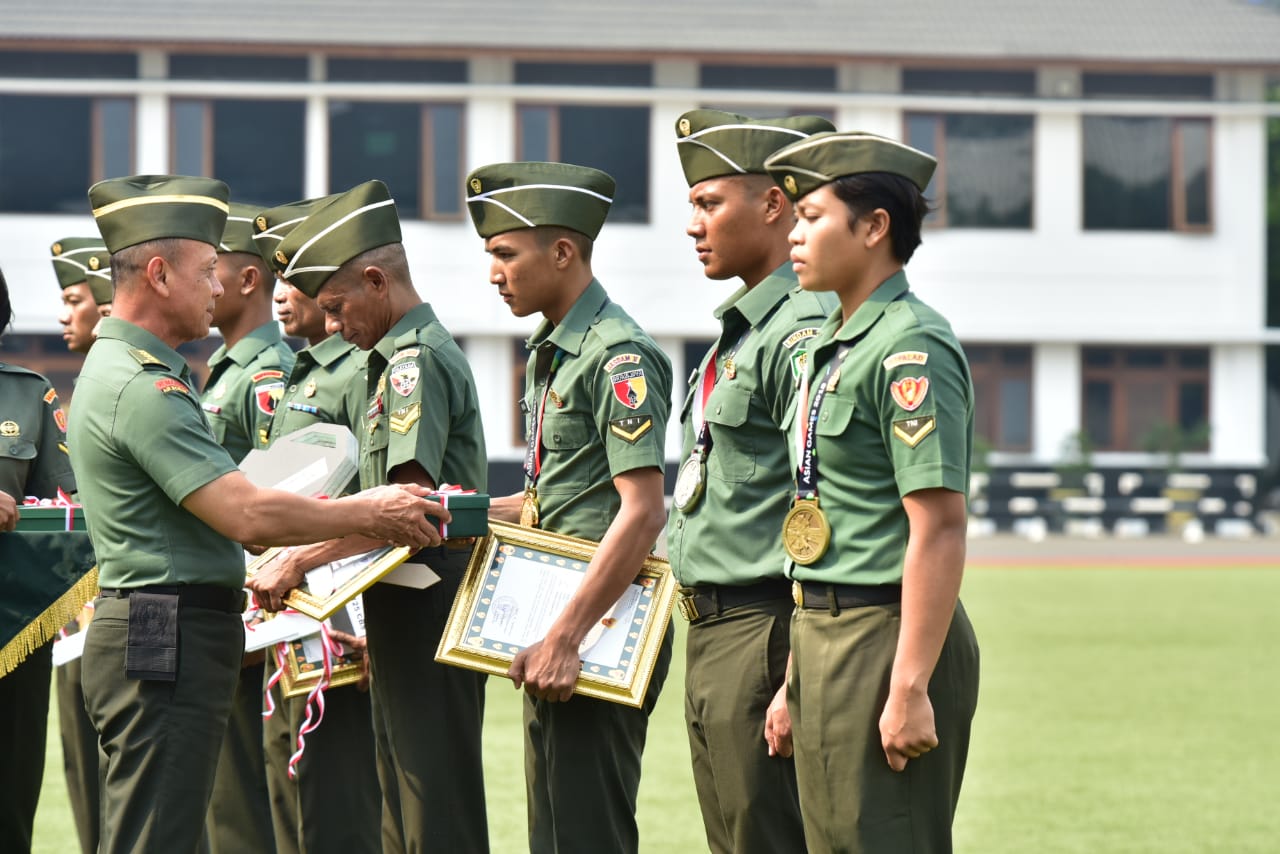 Peraih Emas Asian Games Diganjar Kenaikan Pangkat