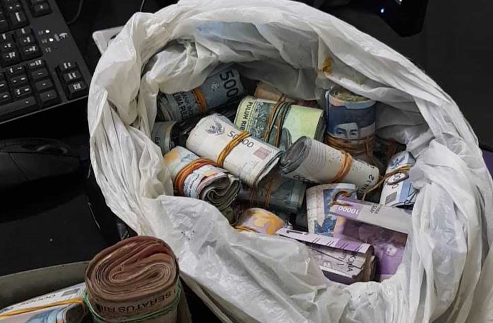 Pengayuh Becak Sakit Tapi Kaya ini Buat Netizen Berdebar-debar