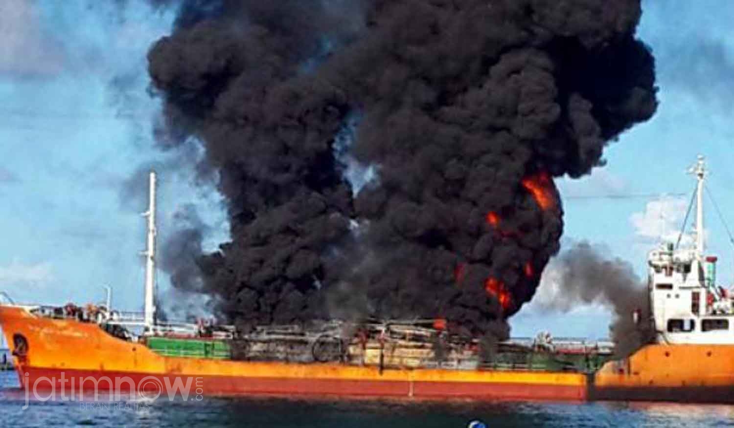 Ilustrasi kapal tanker terbakar/Foto: net