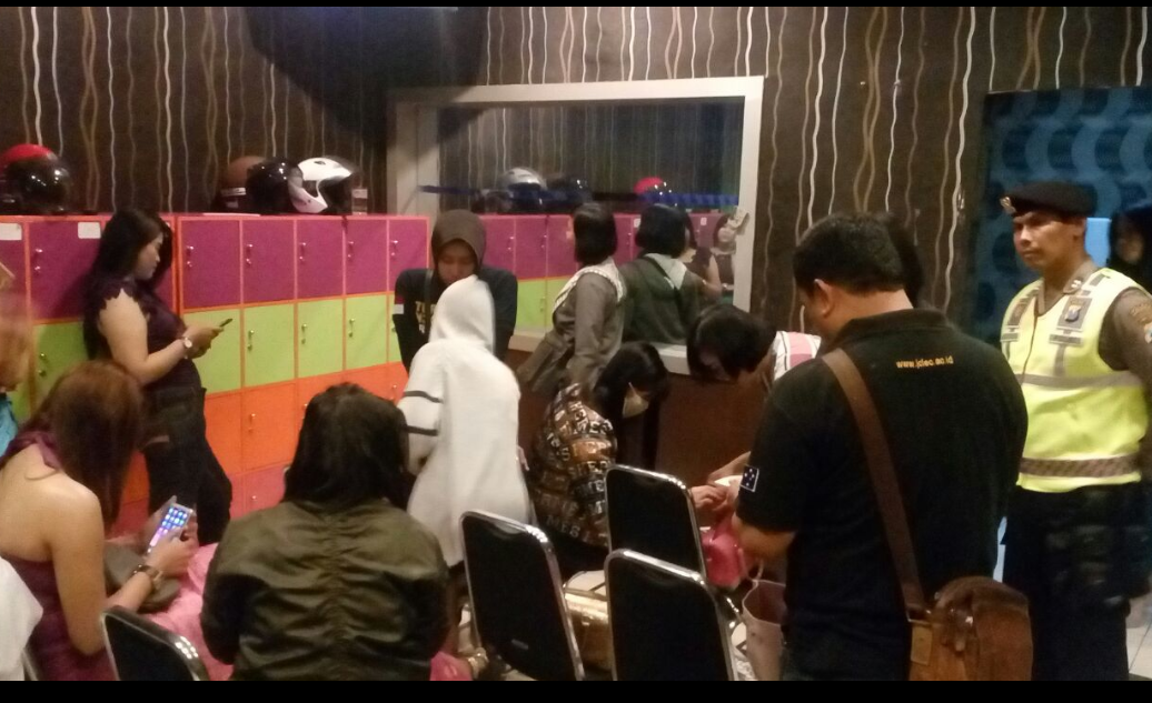 Patroli ke Kampung Hingga Razia Karaoke