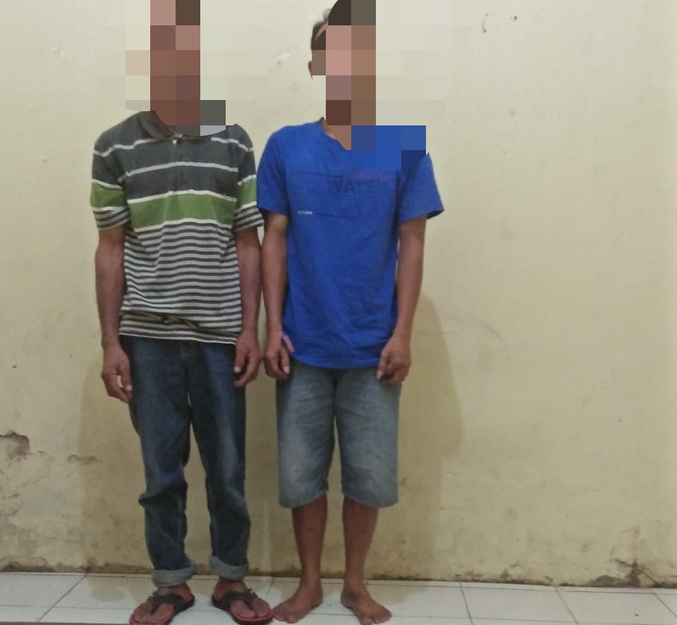 Dua tersangka sat diamankan di Polsek Paron Ngawi.