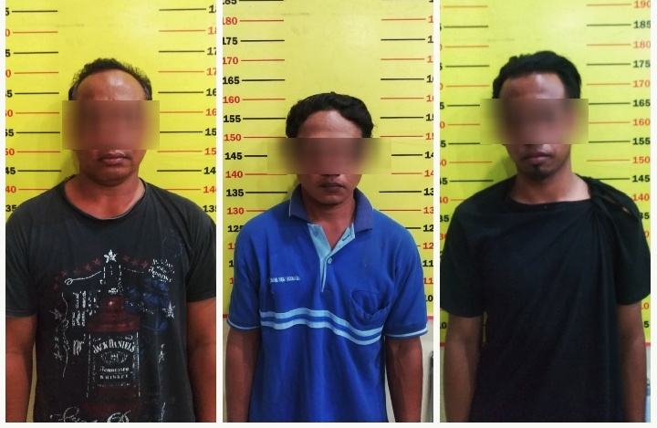 Tiga tersangka judi sabung ayam di Banyuwangi yang berhasil diamankan