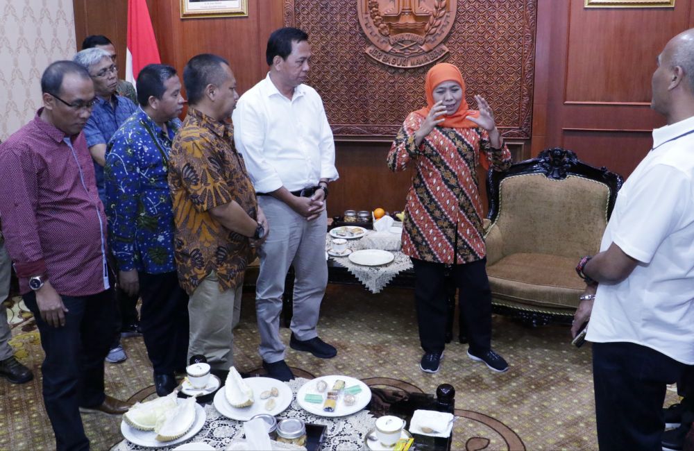 Gubernur Khofifah bersama PWI dan SIWO di Grahadi Surabaya