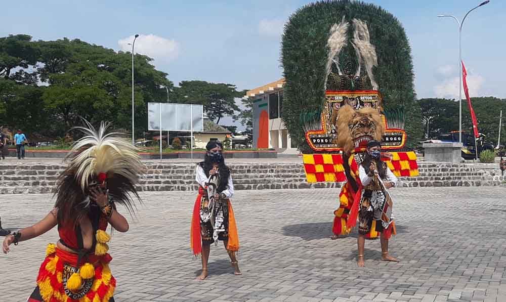 New Normal, Reog Ponorogo Pakai Masker & Terapkan Physical Distancing