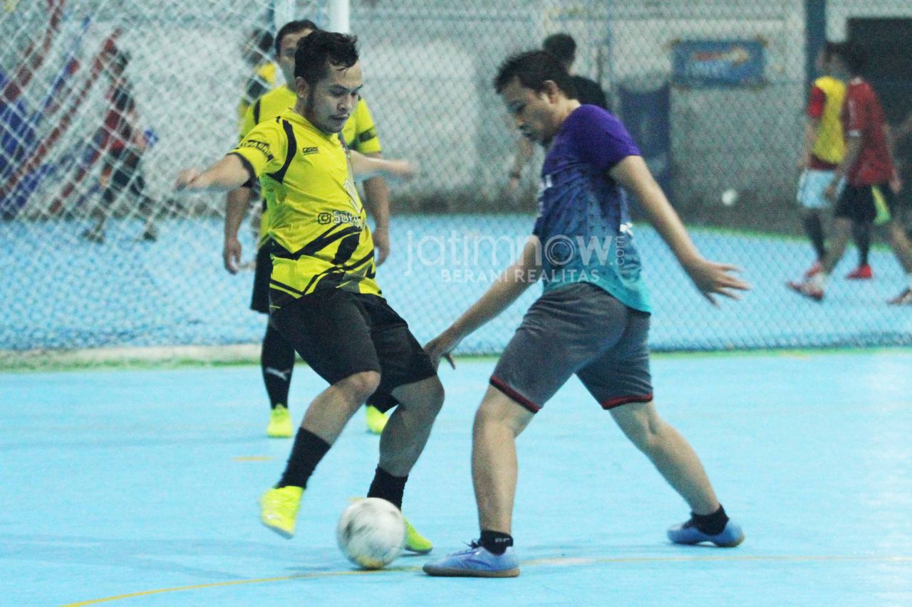 KPP Madya dan Kantor Bea Cukai Gresik Sparing Futsal Peringati Hari Oeang