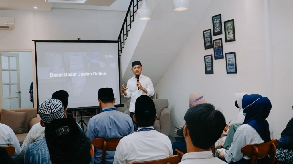 Delva Digital Ajarkan Santri Berwirausaha dan Marketing