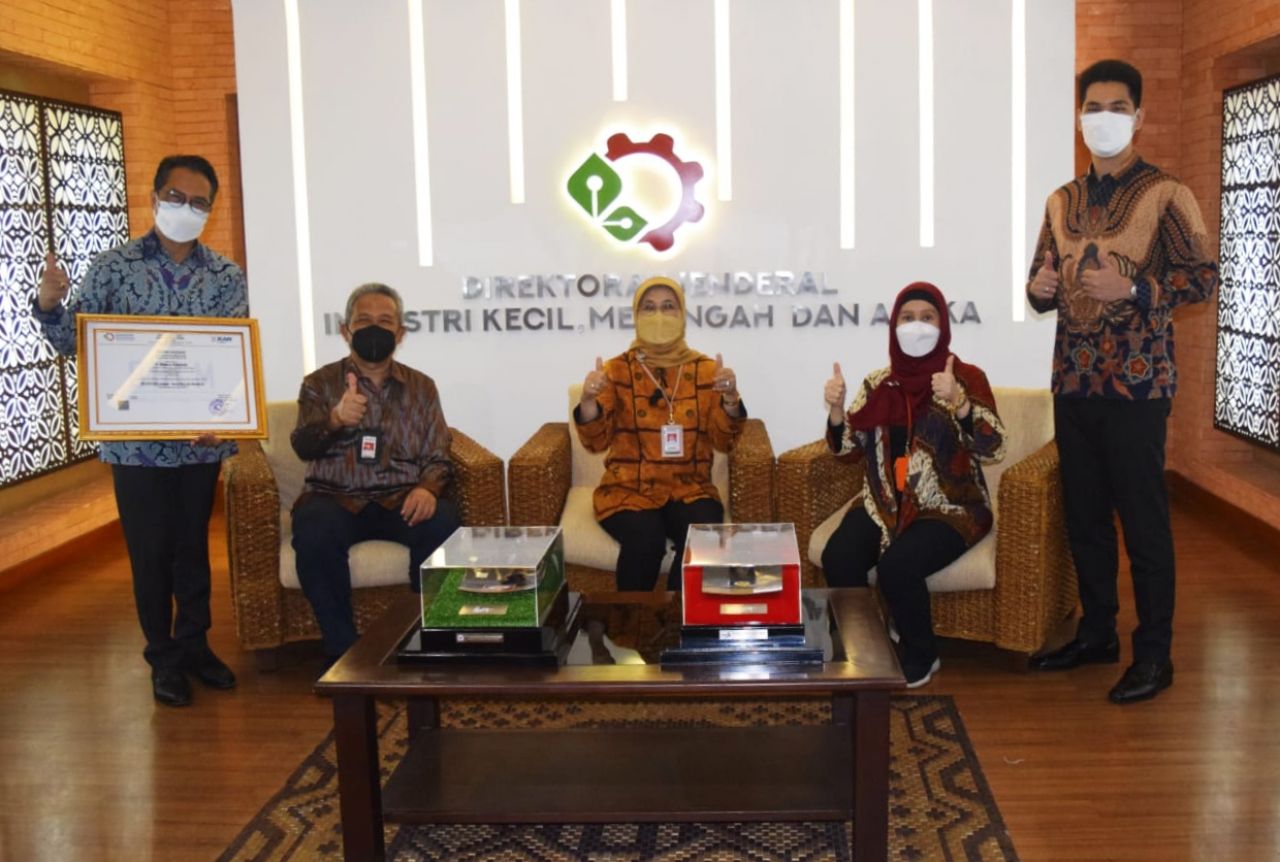 Perwakilan PT IPBM saat berkunjung ke Direktur Jenderal (Ditjen) Industri Kecil, Menengah dan Aneka (IKMA) Kemenperin. (Foto: Istimewa)