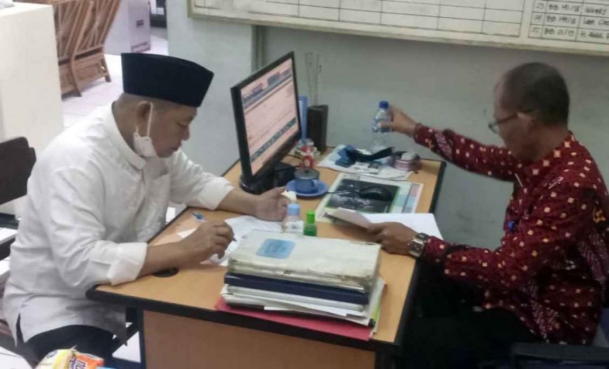 Mantan Bupati Sidoarjo Saiful Ilah (baju putih). (Foto: Dok. jatimnow.com)