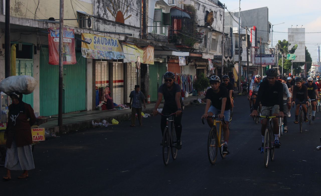 Jember morning ride diikuti puluhan pesepeda di Jember. (Foto: Istimewa)