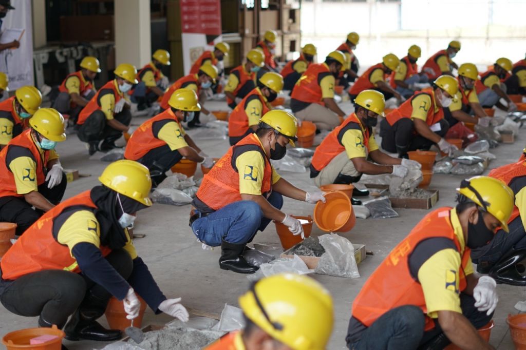 190 tenaga konstruksi di wilayah Surabaya dan Kediri mengikuti pelatihan dan sertifikasi yang diselenggarakan SIG