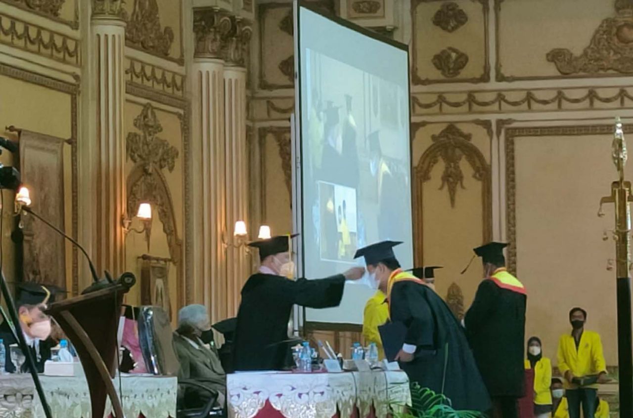 Prosesi wisuda yang digelar Ubhara Surabaya