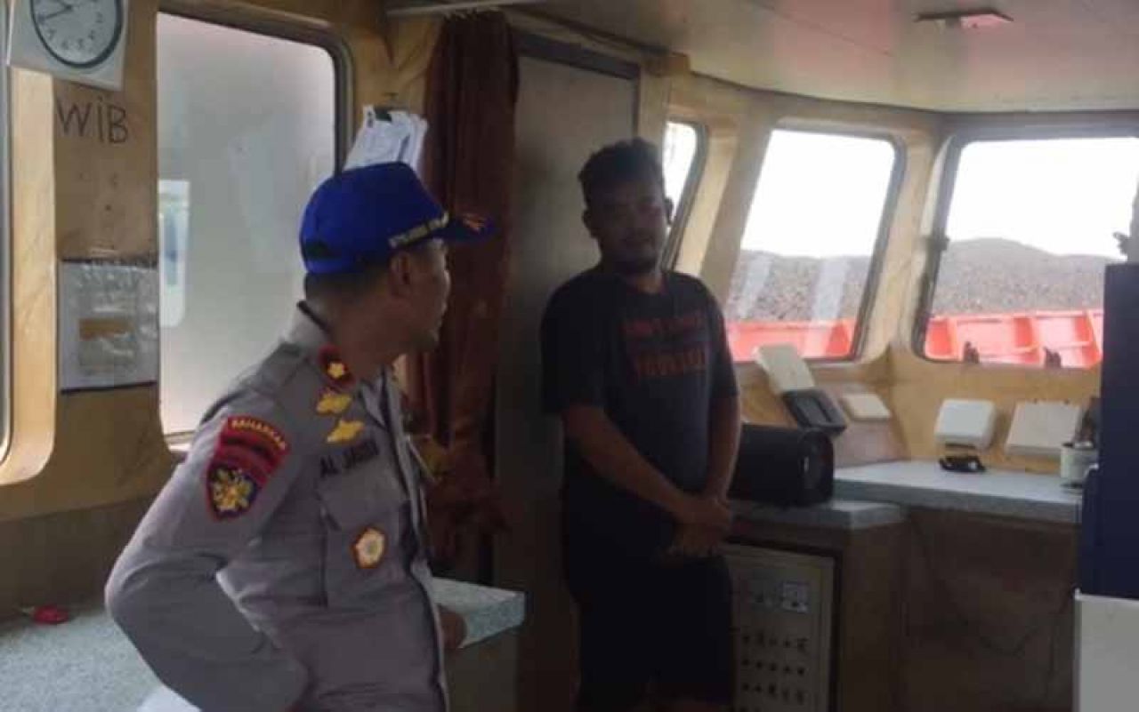 Kapal Tongkang Muat Batu Bara Rusak di Banyuwangi, Polairud: Semua ABK Selamat