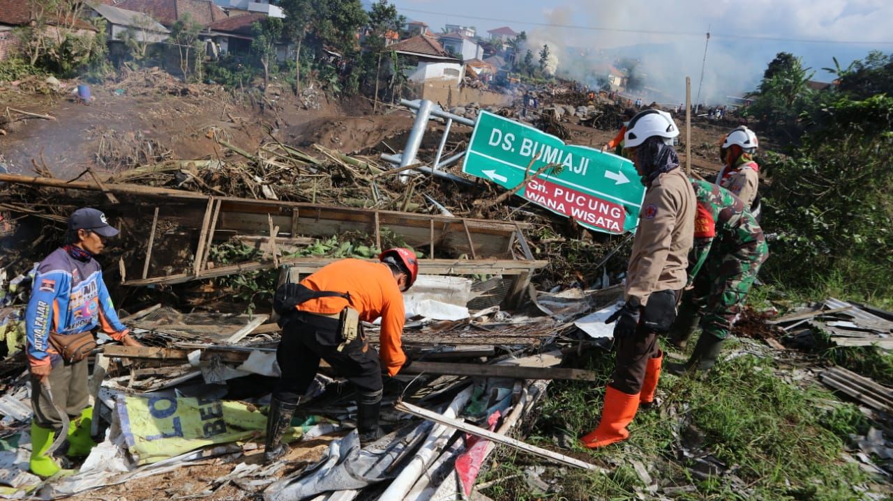 Banjir Bandang Kota Batu: 7 MD, Ratusan Benda Berharga dan Hewan Ternak Hilang