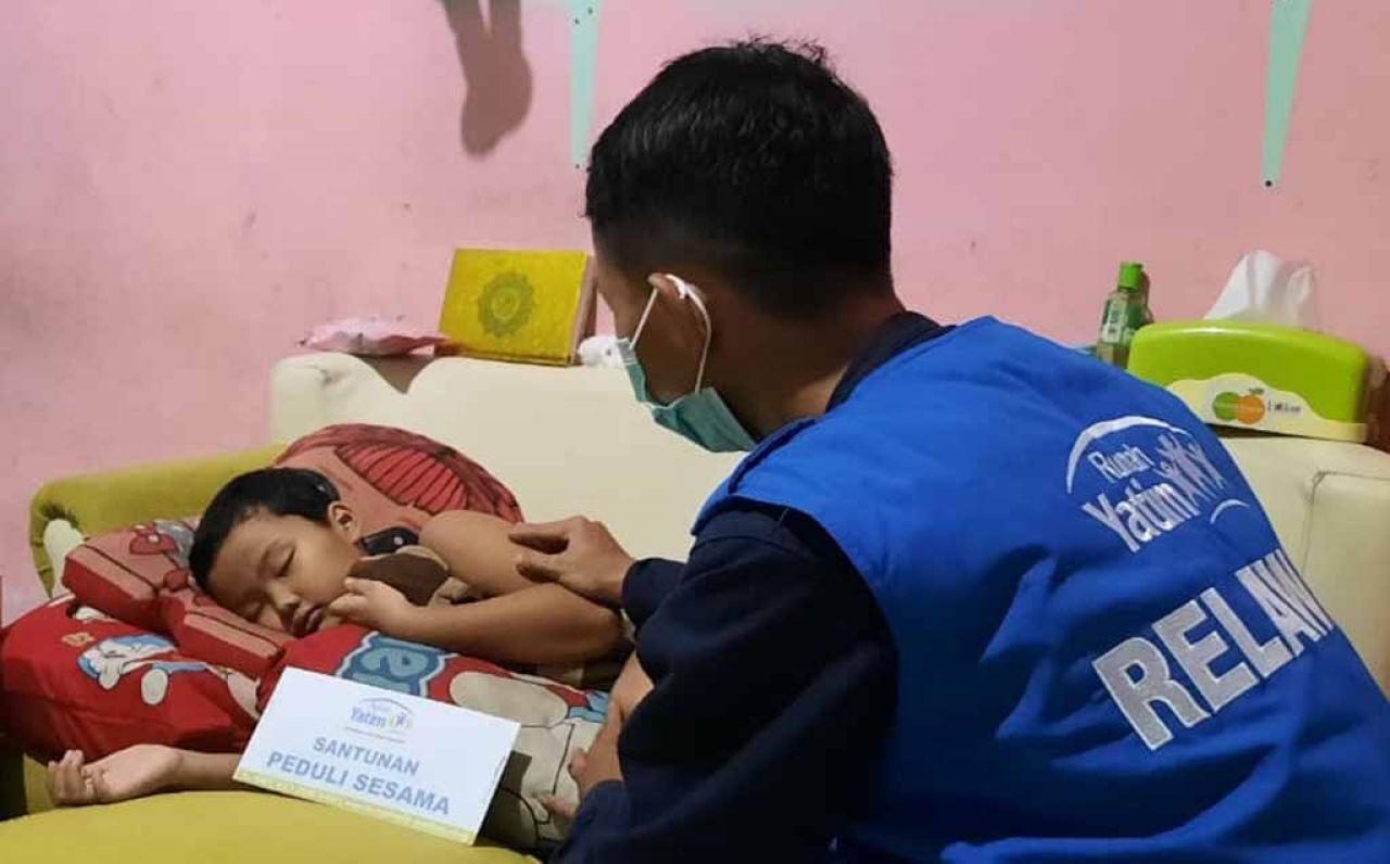 Bocah dari Surabaya penderita tumor mata stadium akhir (Foto-foto: istimewa)