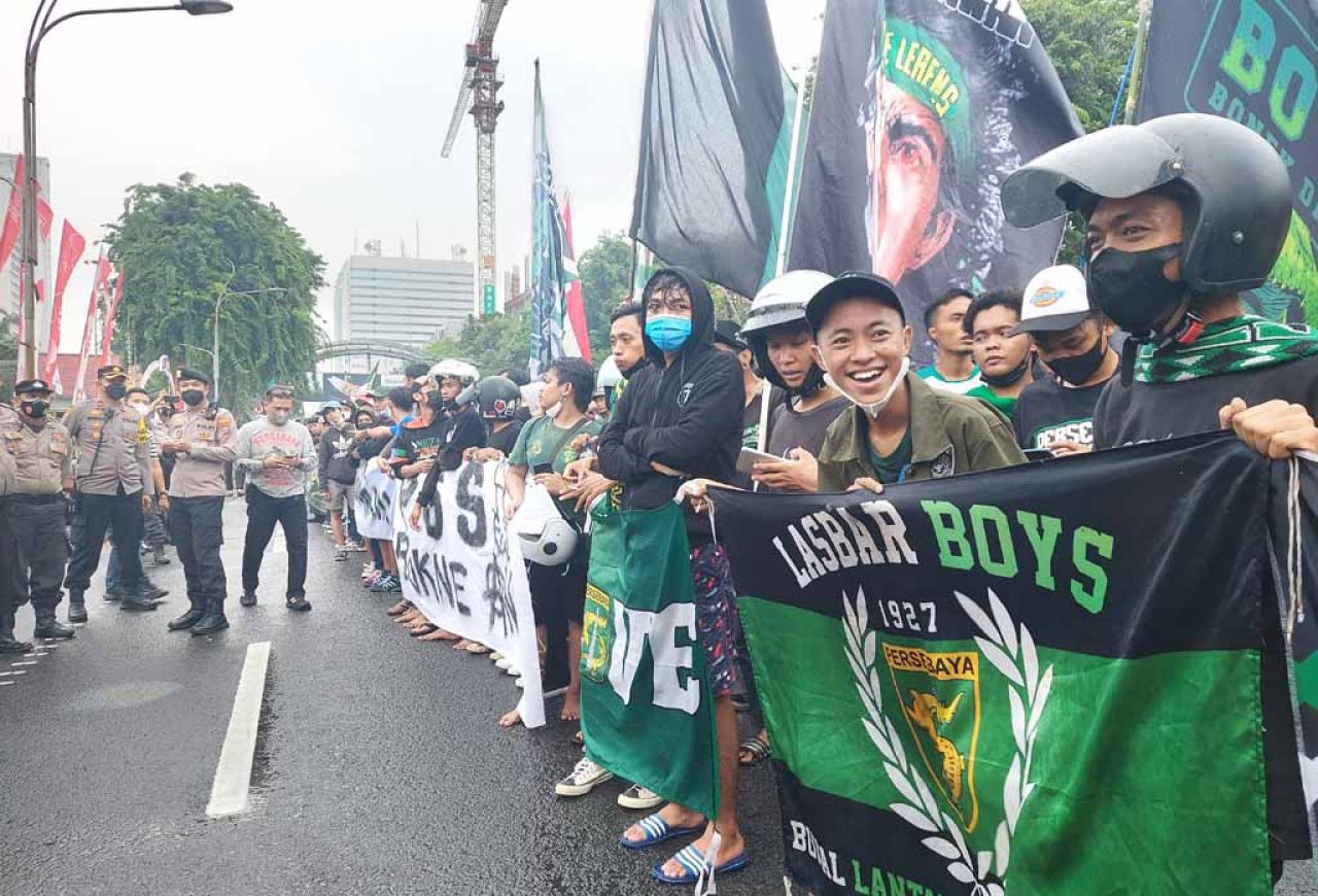 Demo bonek di Grahadi Surabaya (Foto-foto: Ni'am Kurniawan/jatimnow.com)