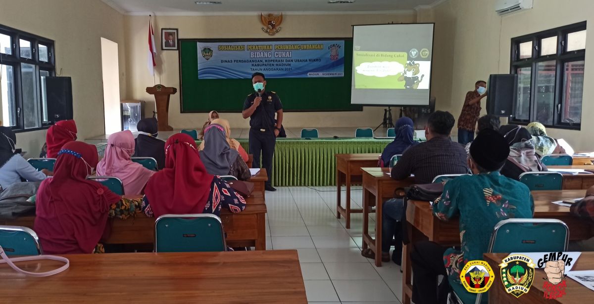 Sosialisasi ciri-ciri rokok ilegal di Kabupaten Madiun.
