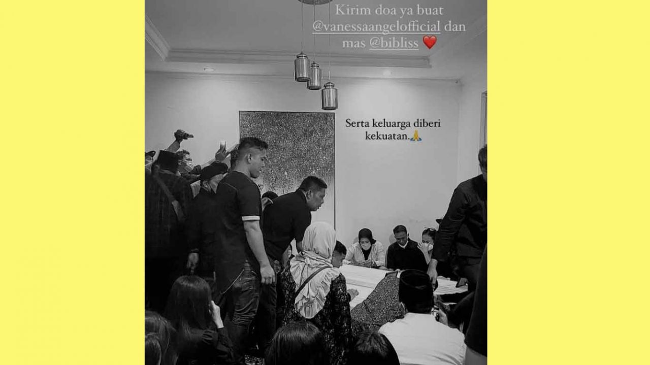Jenazah Vanessa Angel dan suami tiba di rumah duka di Jakarta (Foto: tangkapan layar)
