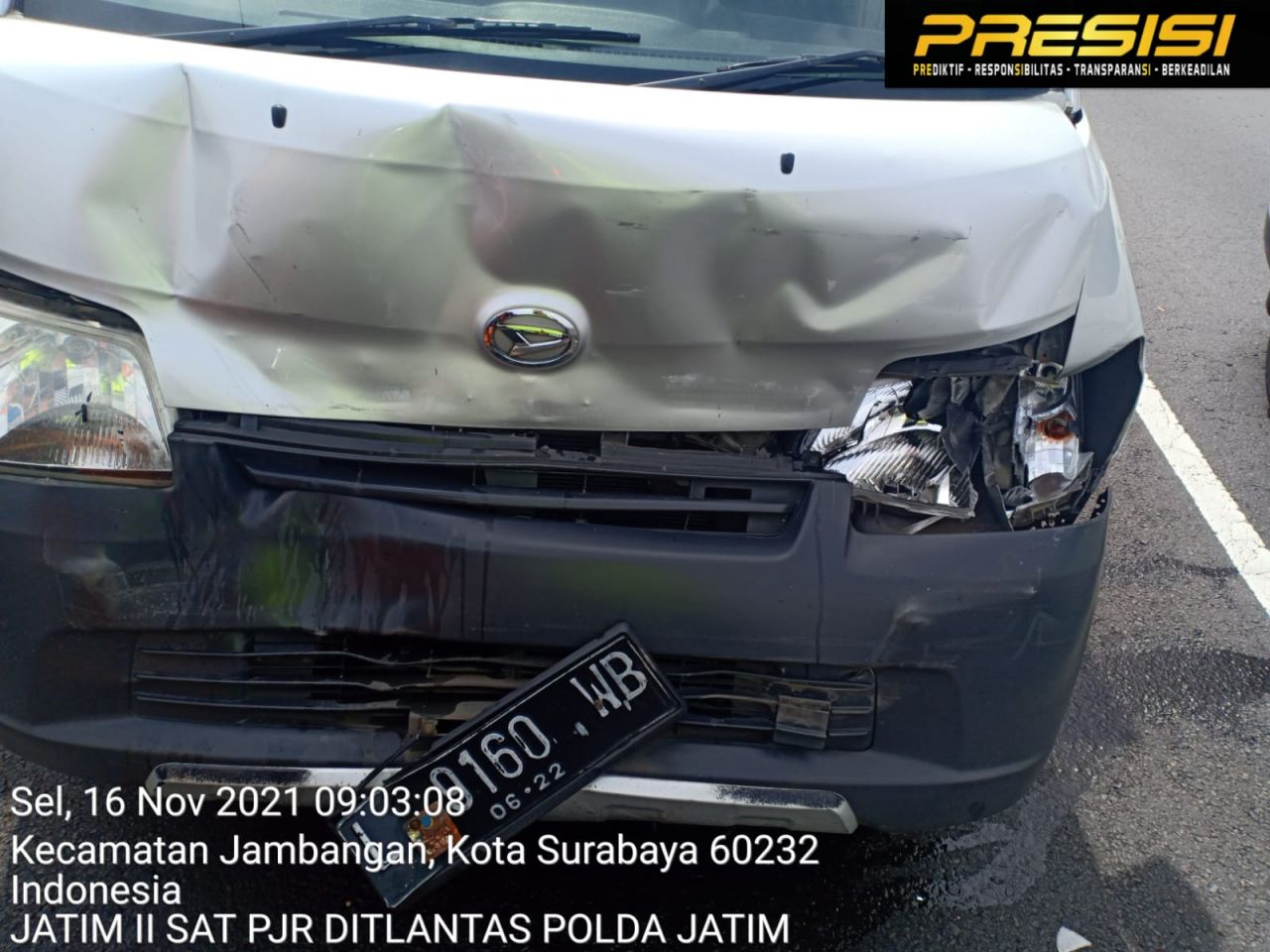 Mobil yang terlibat kecelakaan beruntun di Tol Waru arah Perak. (Foto: Istimewa)