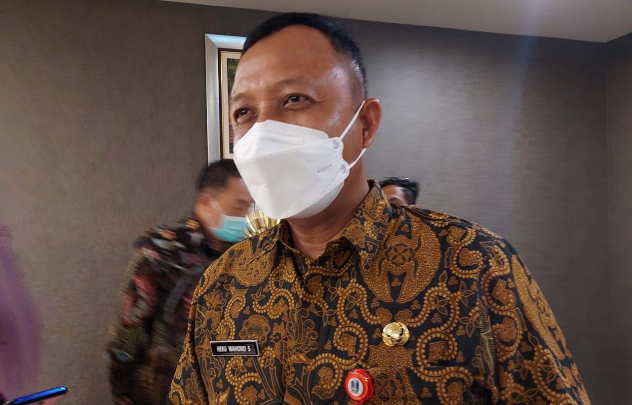 Kepala Bakesbangpol Jatim, R. Heru Wahono Santoso usai ikut dalam sosialisasi pendaftaran anggota KPU dan Bawaslu Pusat di Surabaya