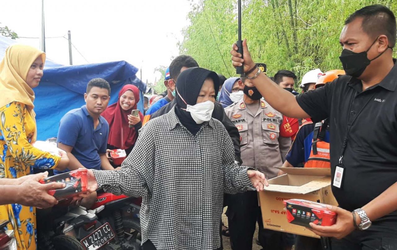 Korban Banjir Sungai Kali Lamong, Gresik Terima Bantuan Kemensos