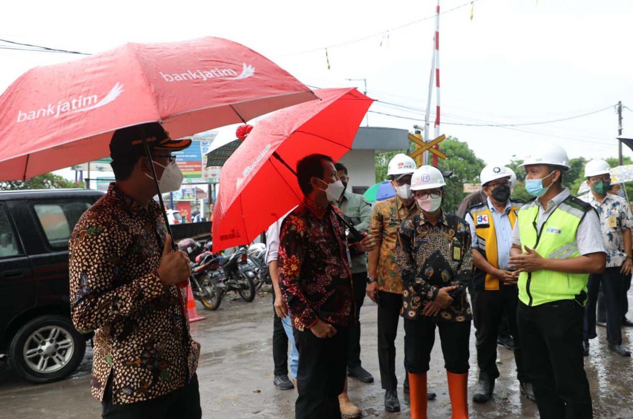 KPK saat berada di Sidoarjo