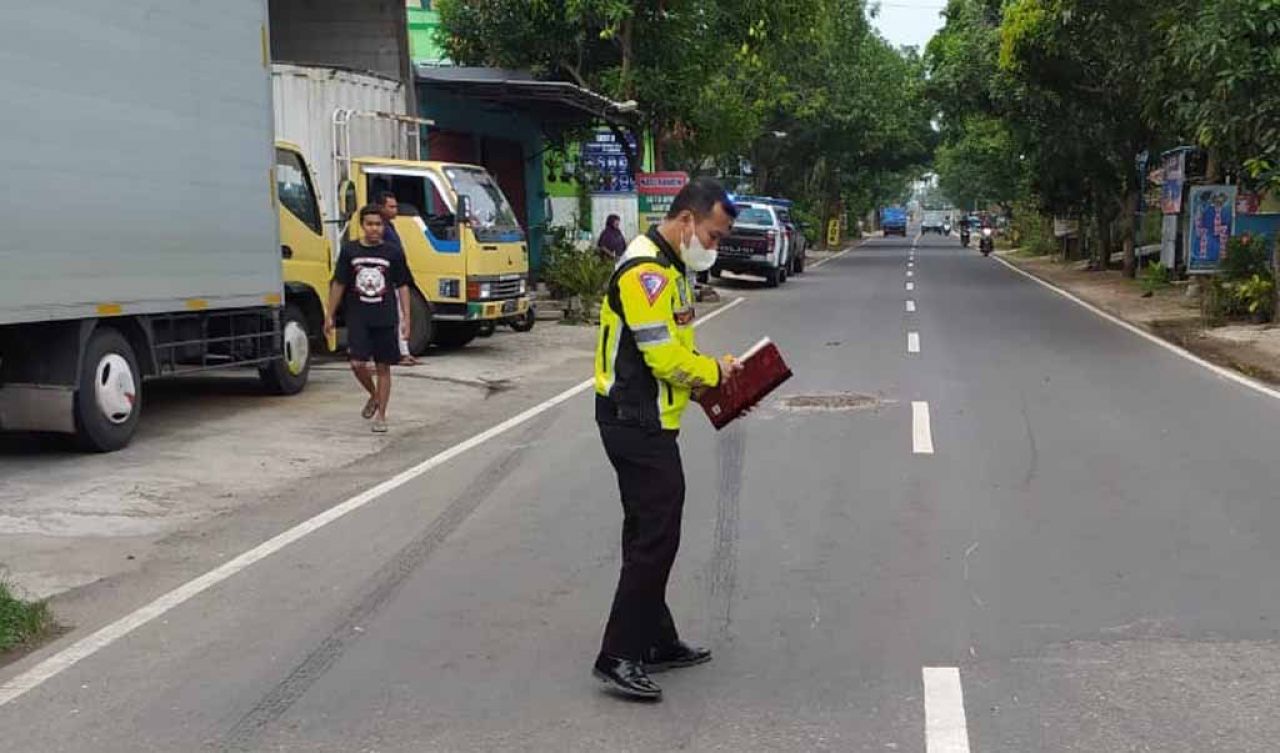 Kendarai Motor, Pelajar 12 Tahun Tewas Usai Serempetan dengan Mobil di Ponorogo