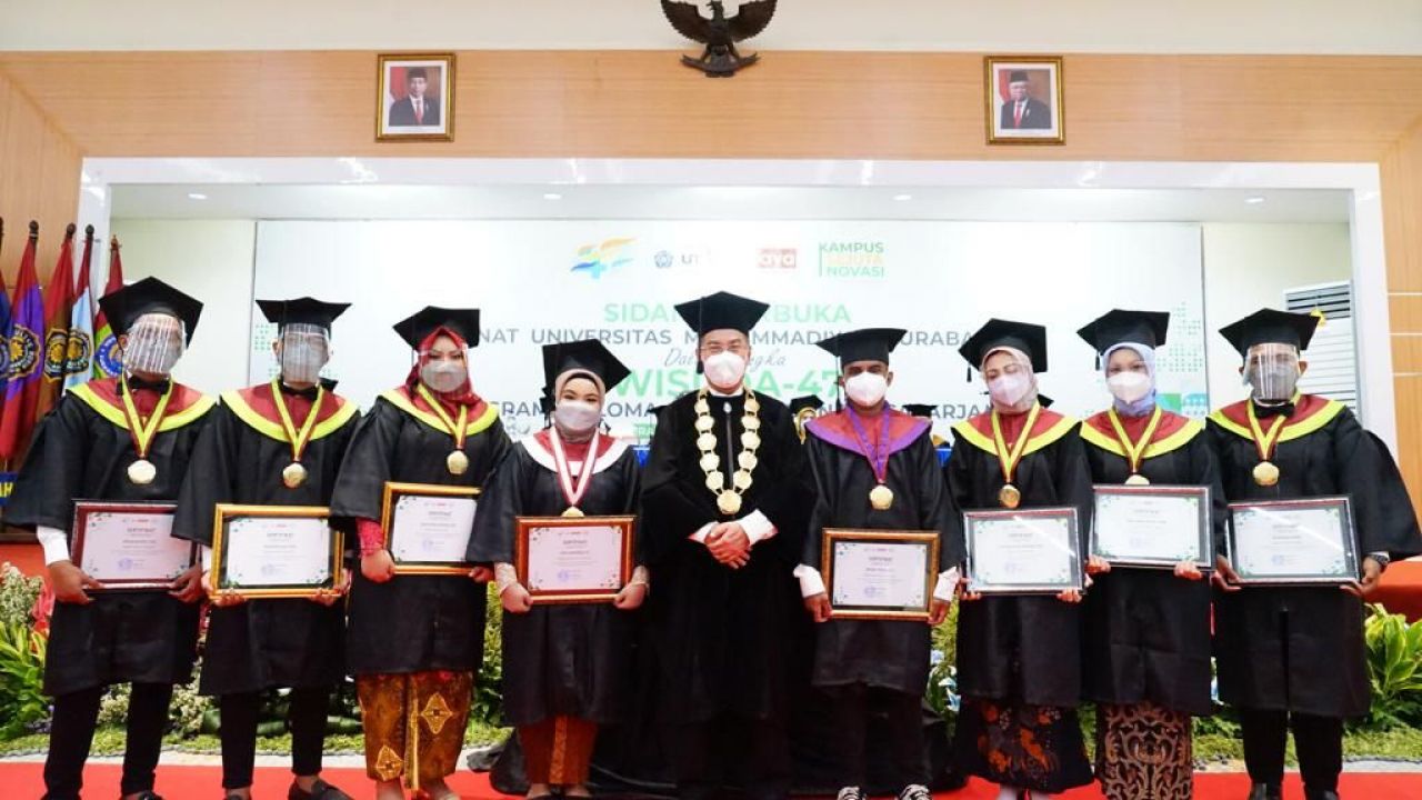Mereka yang Lulus Tanpa Skripsi dalam Wisuda ke-47 UMSurabaya