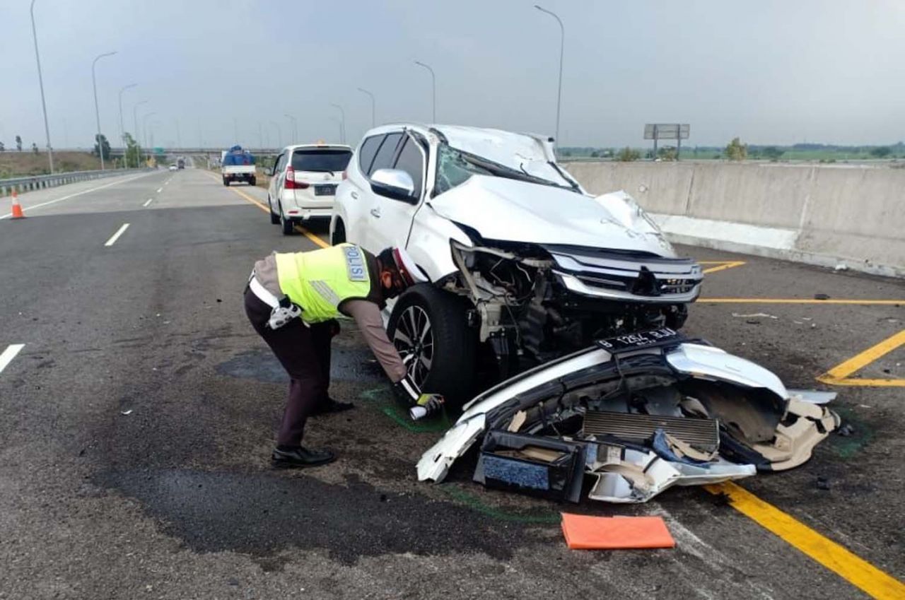 Mobil yang ditumpangi Vanessa Angel saat kecelakaan di Tol Jombang.