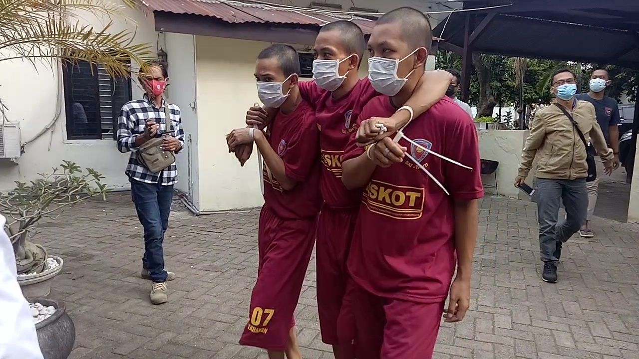 Pelaku dan penadah kasus curas di Pasuruan dibekuk Polres Pasuruan Kota. (Foto: Moch Rois/jatimnow.com)