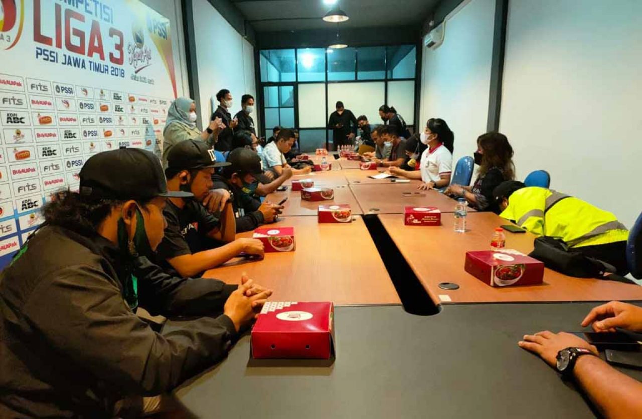 Pertemuan Bonek dengan PSSI Jatim (Foto: Zain Ahmad/jatimnow.com)