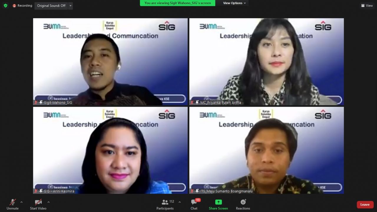 Advisor of Sales SIG, Sigit Wahono (kiri atas) dan General Manager Financial and Analysis SIG, Arini Kasmira (kiri bawah) saat menjadi narasumber pada webinar bertema “Leadership and Communication”.