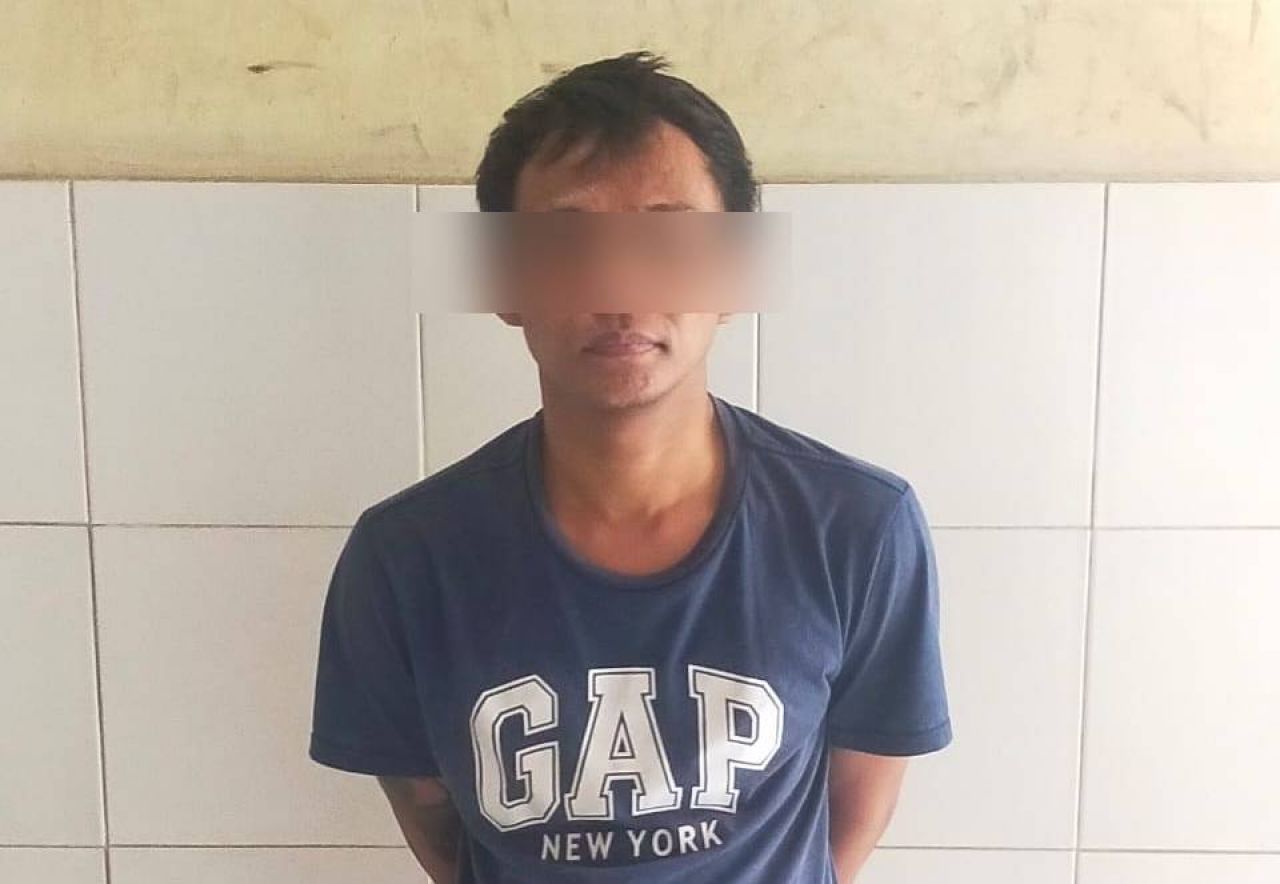 Tersangka pencurian yang merupakan residivis kasus serupa, saat di Mapolsek Bubutan.