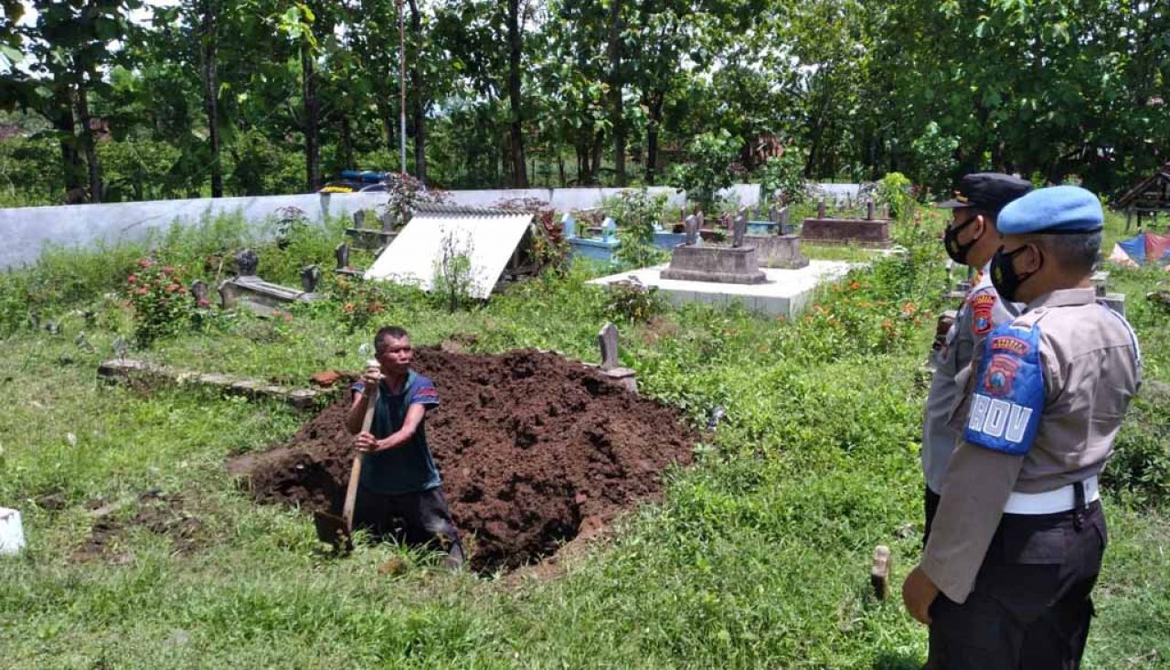 Tetangga Ungkap Penyebab Suami Bongkar Makam Istri di Ponorogo