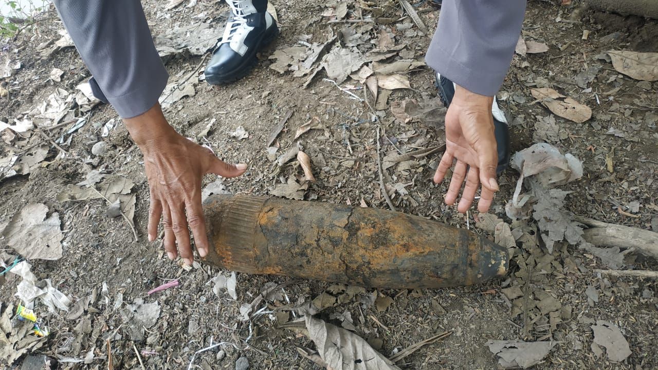 Pencari ikan di Sidoarjo temukan mortir. (Foto: Istimewa)