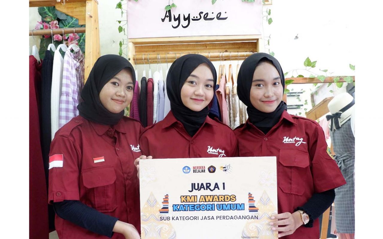 Tim Ayysee Untag Surabaya Rebut Juara 1 KMI Expo XII 2021