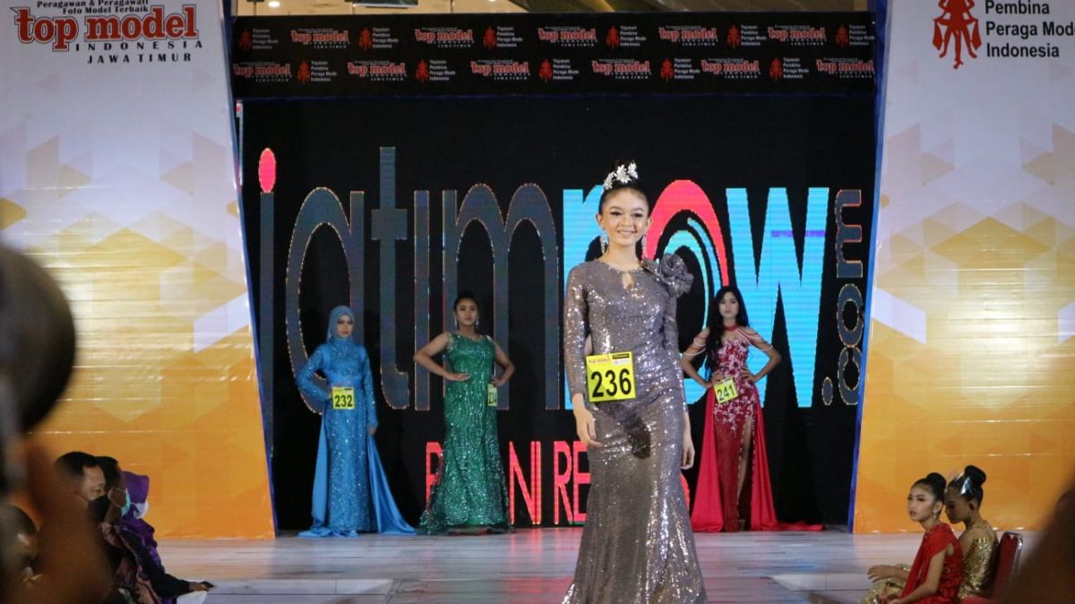 Final lomba Top Model Indonesia Jatim 2021. (Foto: Fajar Mujianto/jatimnow.com)
