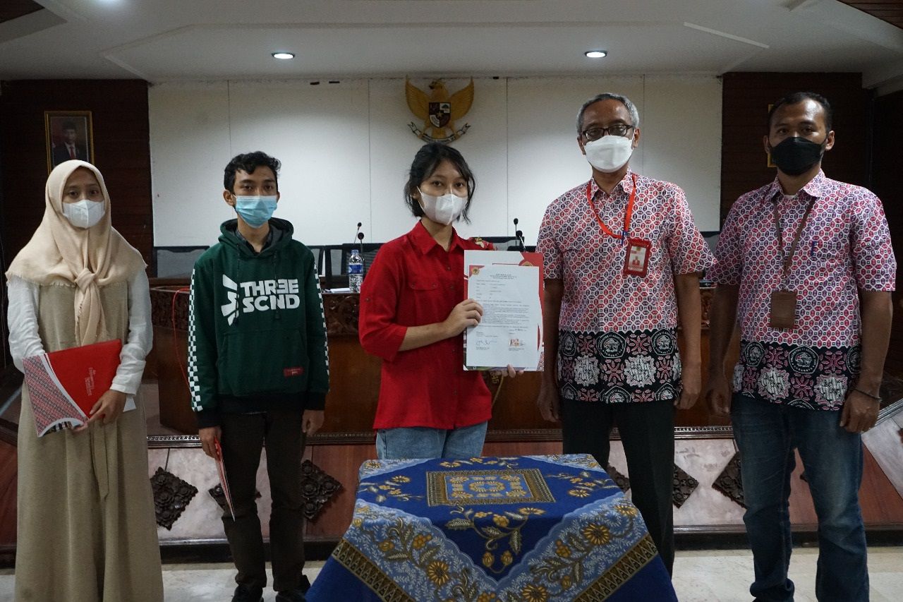 Untag Surabaya menetapkan 39 mahasiswa sebagai penerima KIP-Kuliah tahun 2021.