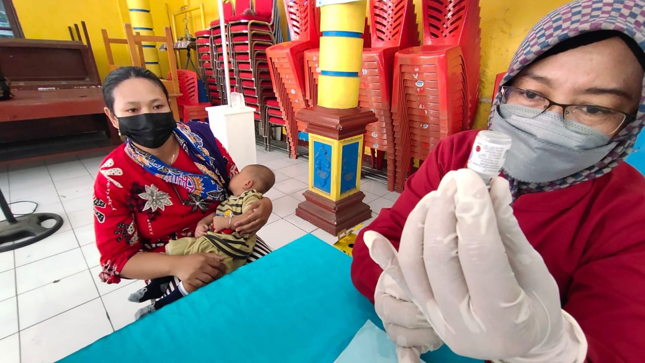 Dinas Kesehatan (Dinkes) Ponorogo memberikan vaksinasi PCV (Pneumokokus Konyugasi Vaksin) tahap 1 dan 2.