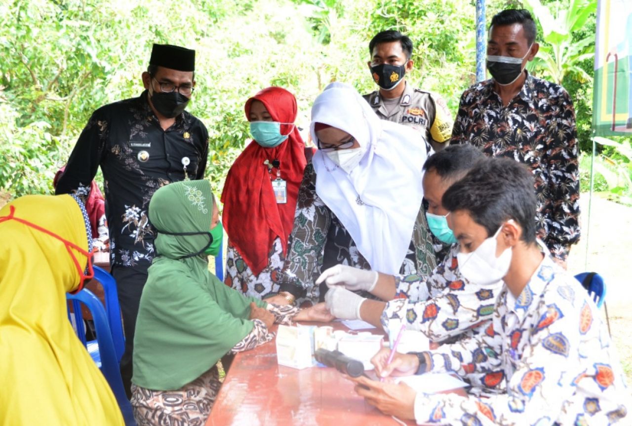 Saat Wabup Gresik Ngantor di Desa Kumalasa Bawean