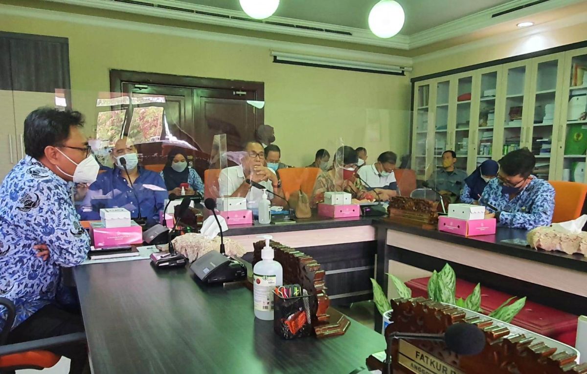 Warga Adukan Dugaan Apartemen Puri Mas Disewakan Short Time ke DPRD Surabaya