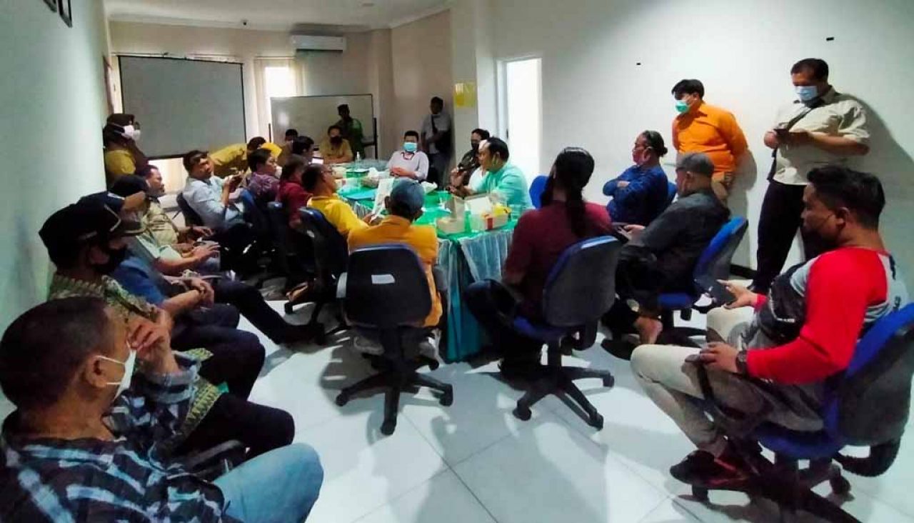 Sungai di Pasuruan Tercemar Limbah Perusahaan, Warga Geruduk DLH