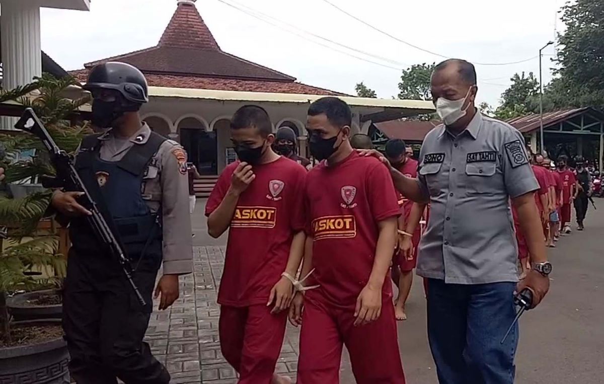 Para tersangka yang ditangkap Satreskrim Polres Pasuruan Kota selama 2021 (Foto; Moch Rois/jatimnow.com)