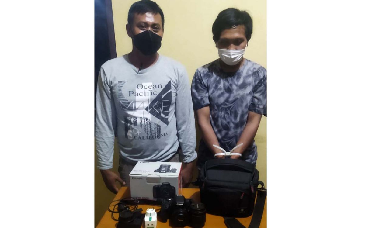 ART yang curi kamera DSLR milik anak majikannya diamankan (Foto: Polsek Pacitan Kota/jatimnow.com)