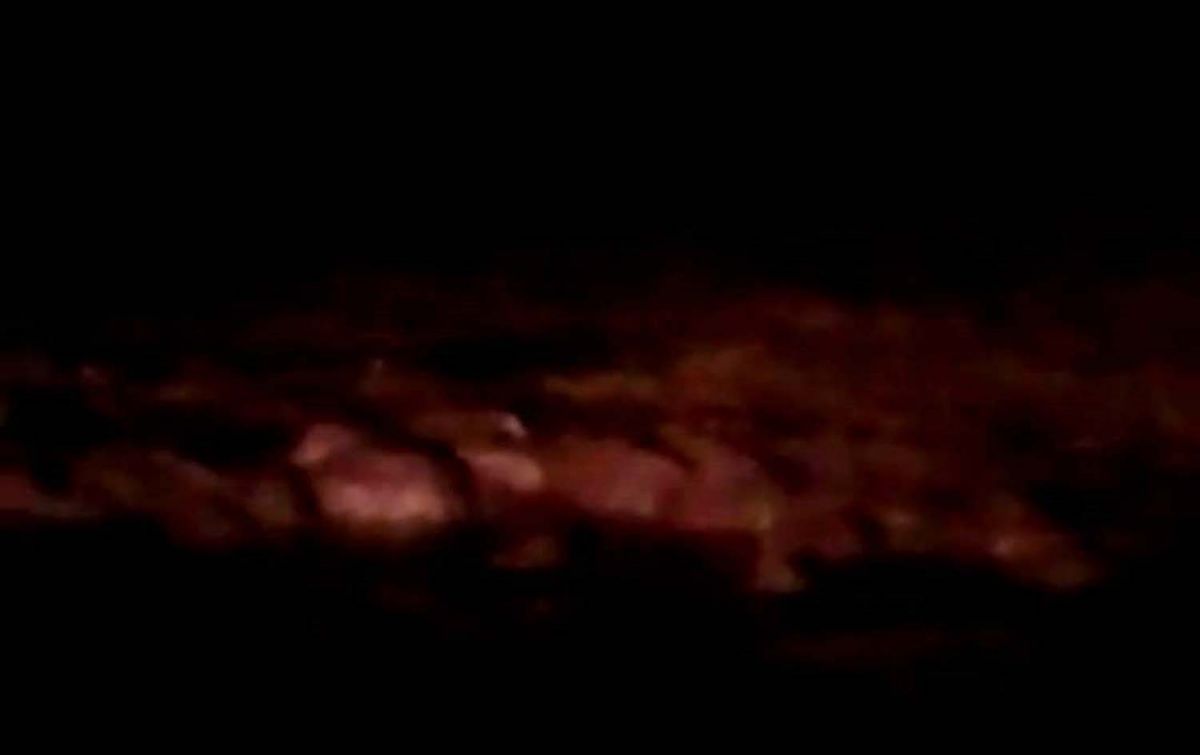 Banjir lahar dingin Gunung Semeru (Foto: Tangkapan layar video kiriman warga Desa Sumberwuluh)