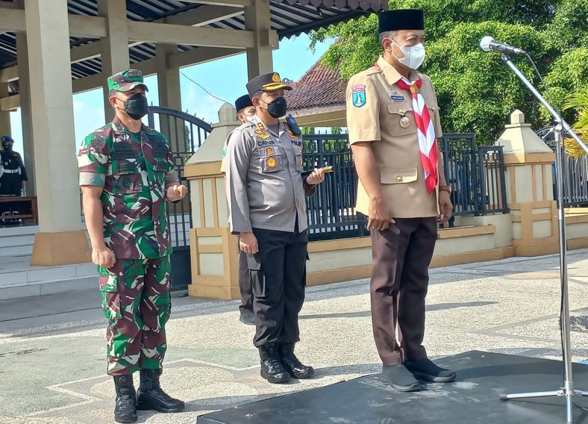 Bupati Ponorogo Sugiri Sancoko memimpin apel apel pasukan Operasi Lilin Semeru di Alun-Alun Ponorogo. (Foto: Humas Pemkab Ponorogo for jatimnow.com)