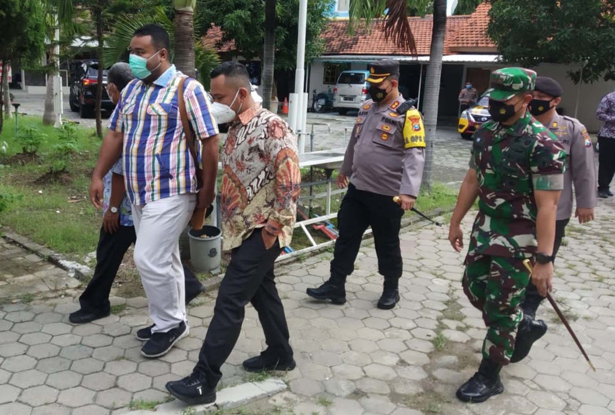 Bupati Gresik Fandi Akhmad Yani (Gus Yani) bersama kapolres dan dandim cek pengamanan Nataru (Foto: Humas Pemkab Gresik)