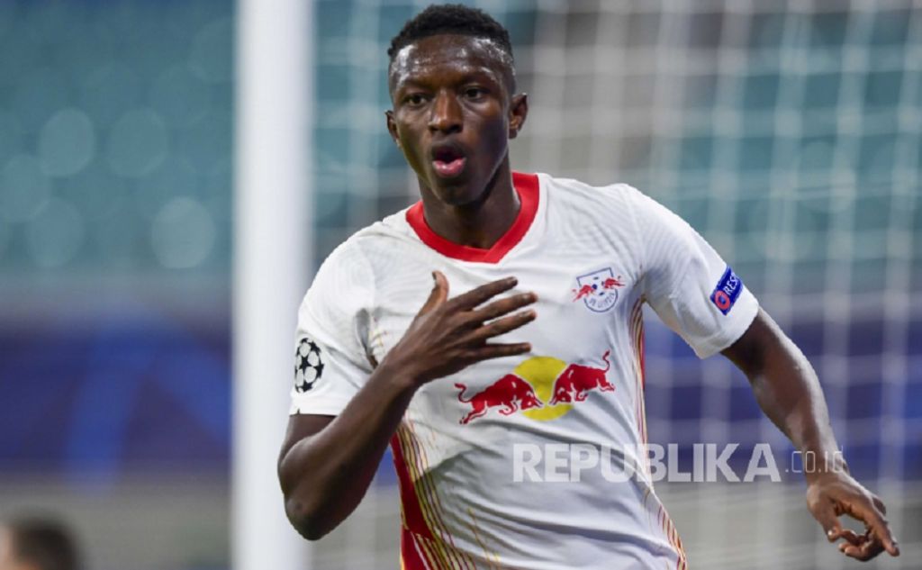 Pemain milik RB Leipzig, Amadou Haidara yang jadi incaran MU. (Foto: EPA-EFE/Filip Singer via Republika)