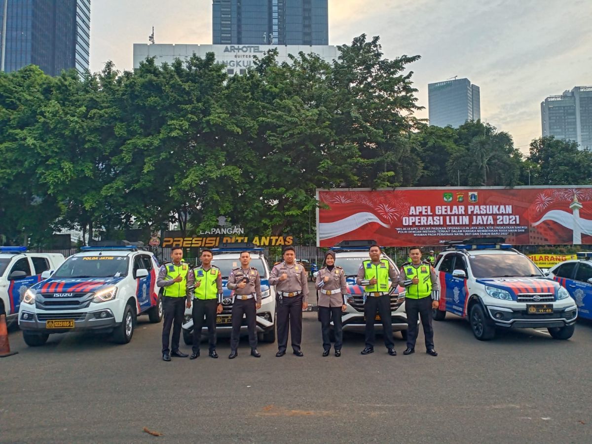 Empat unit mobil INCAR (Integrated Node Capture Attitude Record) milik Ditlantas Polda Jatim. (Foto: Humas Polda Jatim/jatimnow.com)