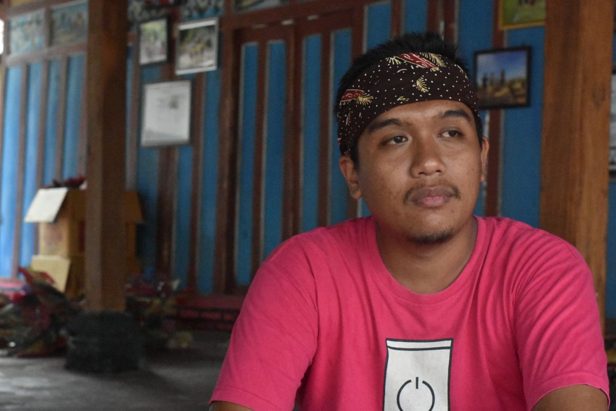 Irfandi, pendiri Kampung Lali Gadget di Sidoarjo. (Foto: Safrial Anggra/jatimnow.com)